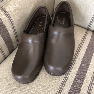 L.L. Bean brown clogs